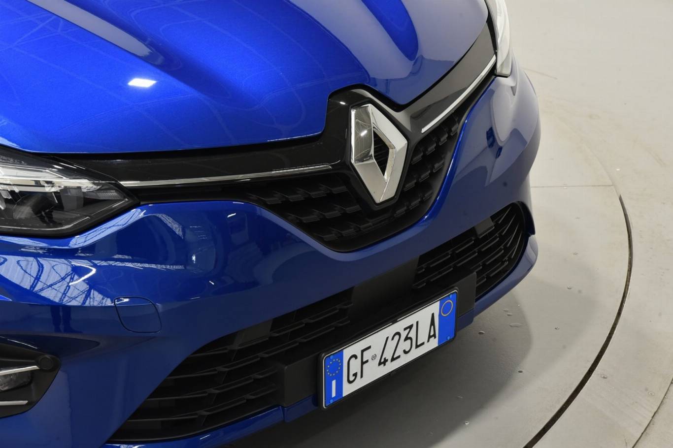 RENAULT Clio 37