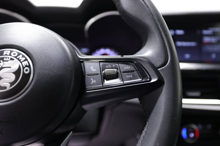 ALFA ROMEO Stelvio 22