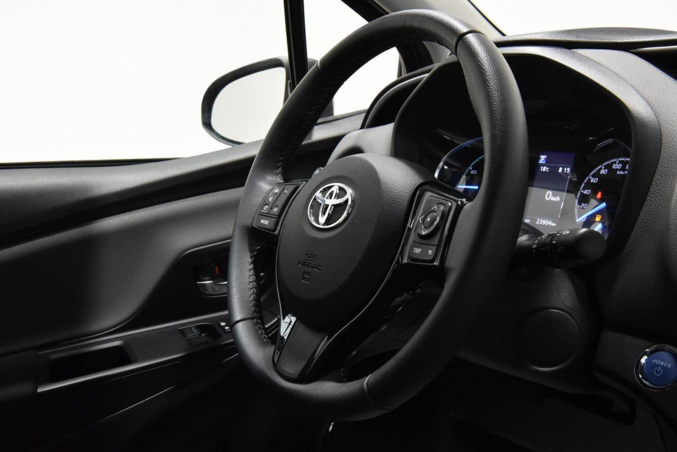 TOYOTA Yaris 28