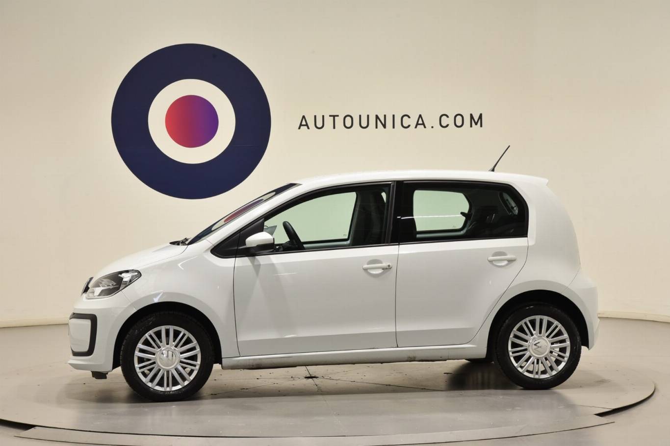VOLKSWAGEN Up! 9