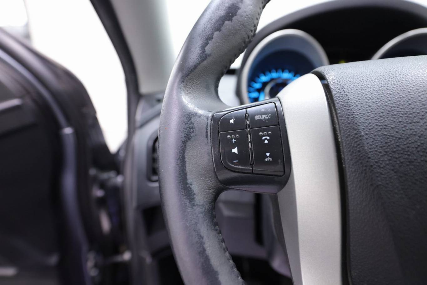 MAHINDRA XUV500 21