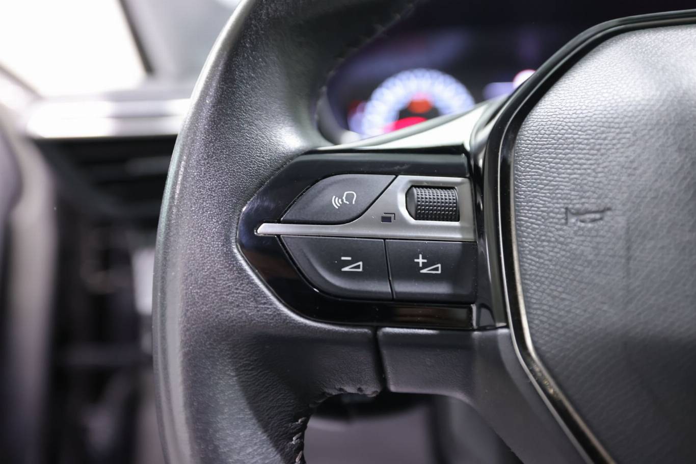 PEUGEOT 208 20