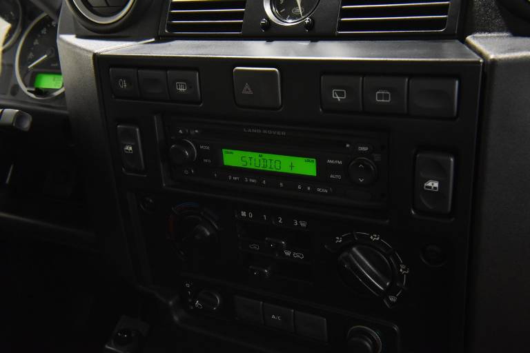 LAND ROVER Defender 38