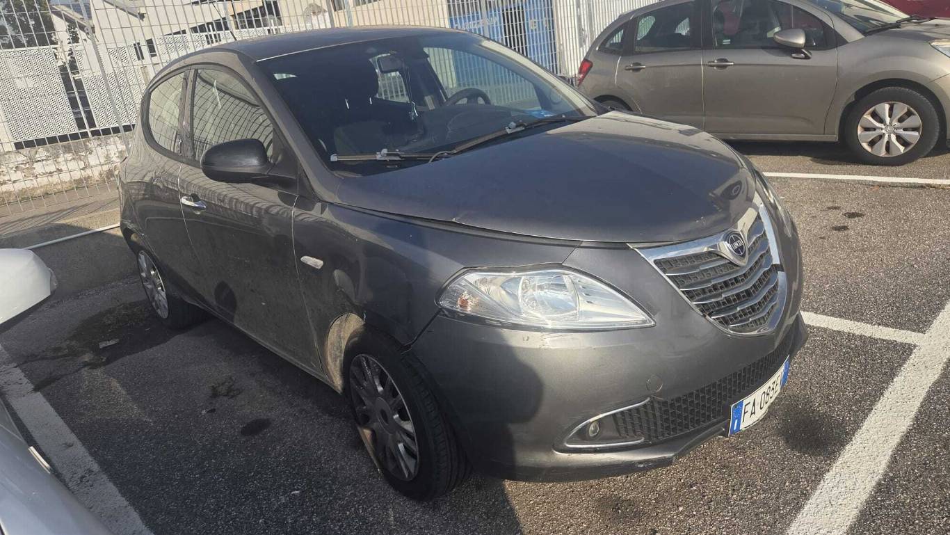 LANCIA Ypsilon 2