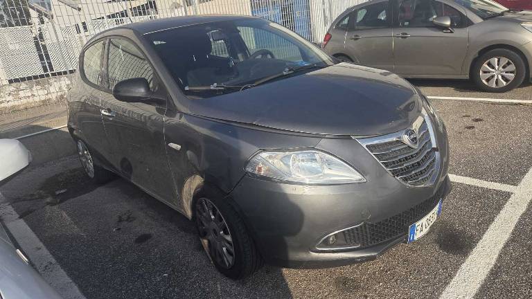 LANCIA Ypsilon 2