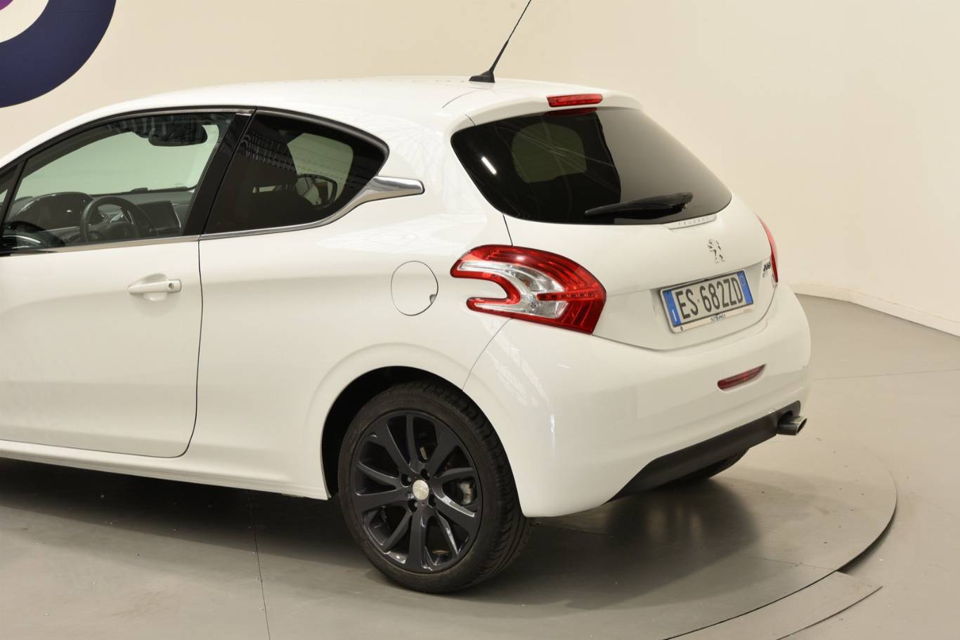 PEUGEOT 208 39