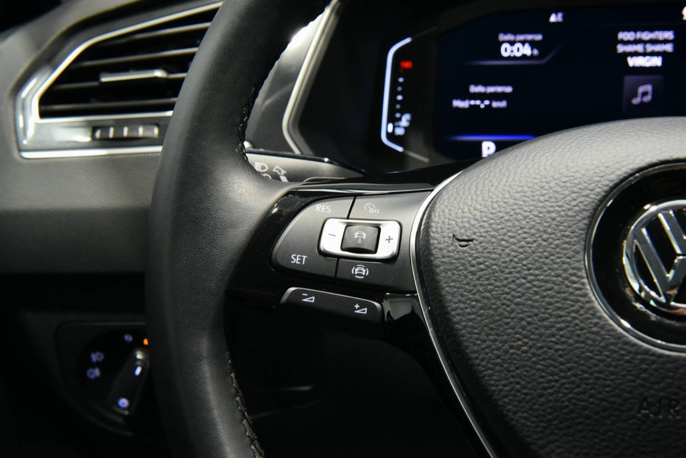 VOLKSWAGEN Tiguan 25