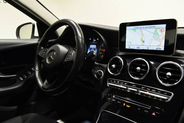 MERCEDES-BENZ C 220 27