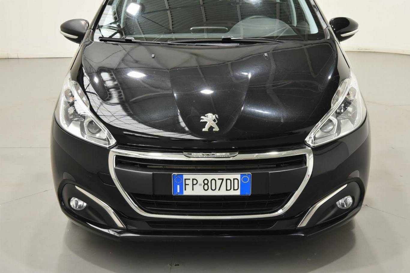 PEUGEOT 208 31