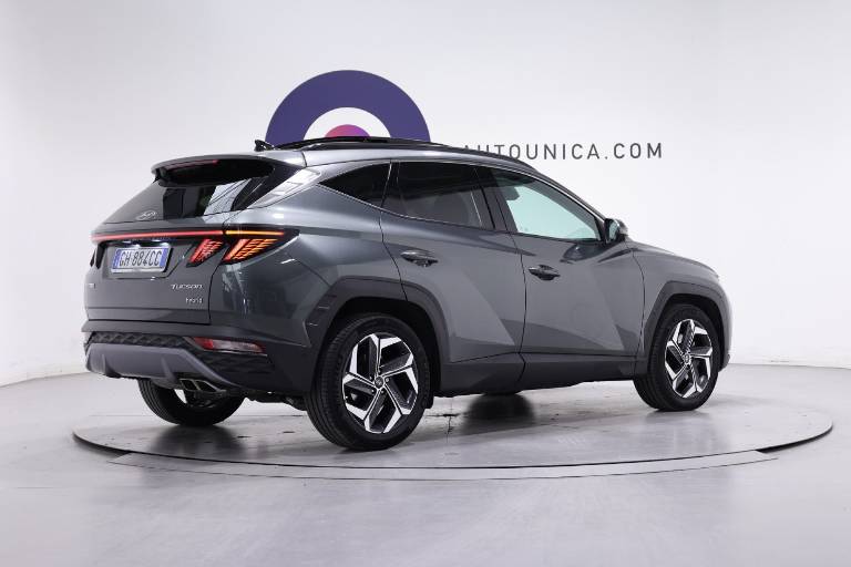 HYUNDAI Tucson 16