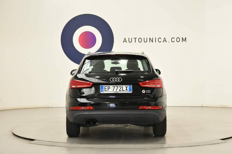 AUDI Q3 6