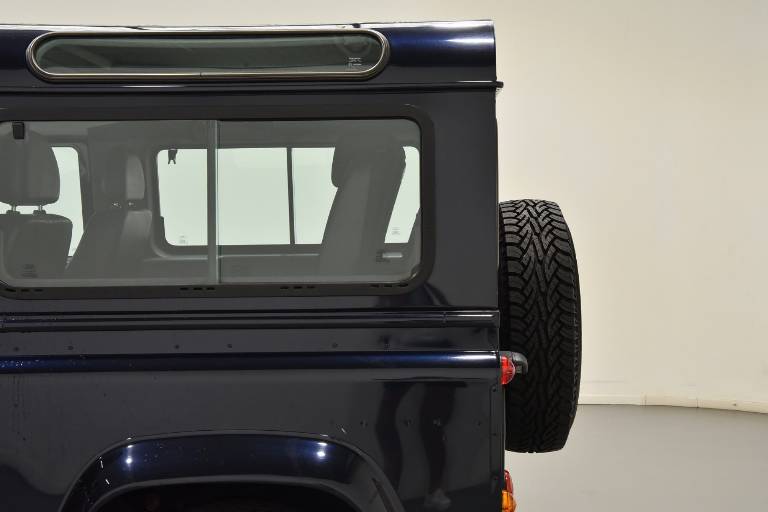 LAND ROVER Defender 49