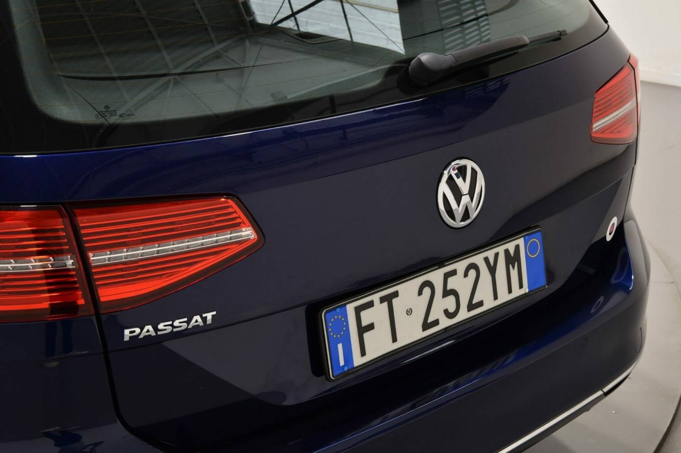 VOLKSWAGEN Passat Variant 43