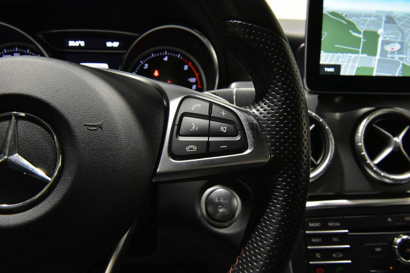 MERCEDES-BENZ CLA 220 45