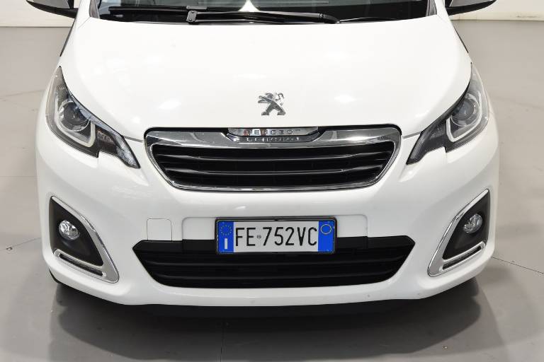 PEUGEOT 108 37