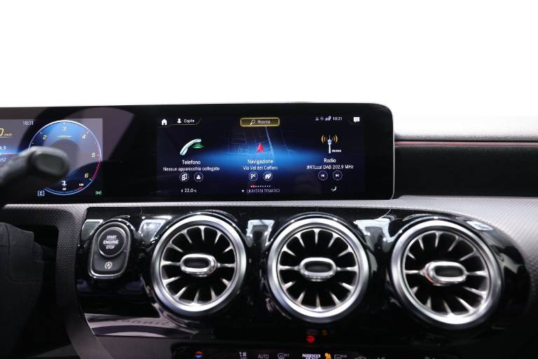 MERCEDES-BENZ Classe A 28