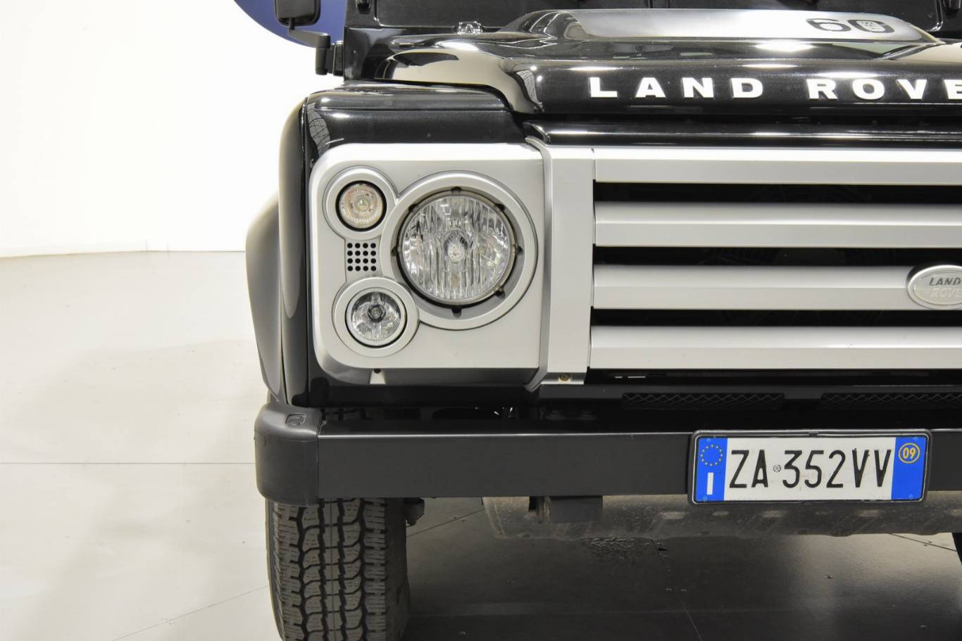 LAND ROVER Defender 75