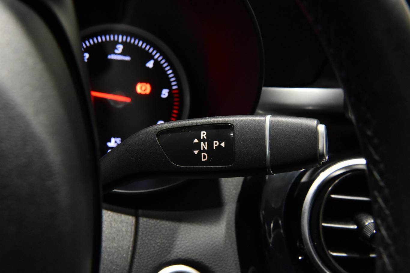 MERCEDES-BENZ C 180 9