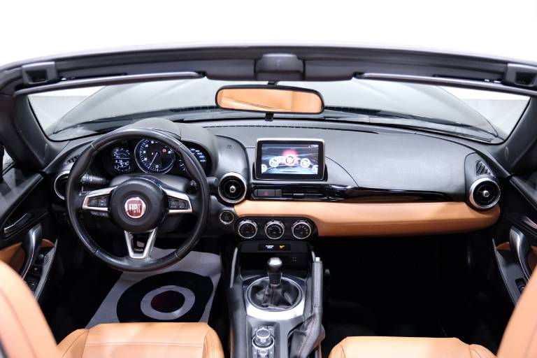 FIAT 124 Spider 9