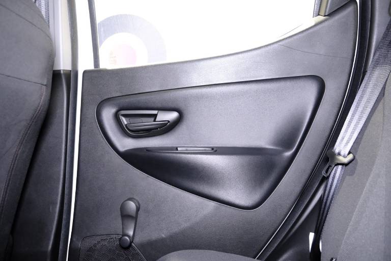 LANCIA Ypsilon 32