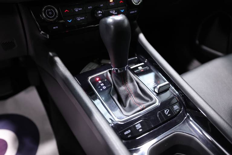 JEEP Compass 33