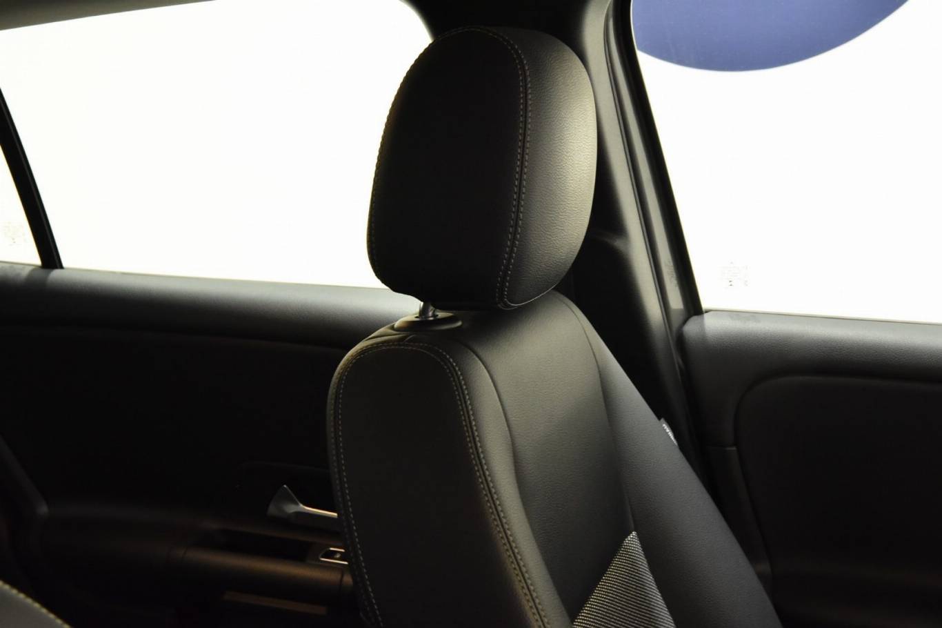 MERCEDES-BENZ GLA 180 31