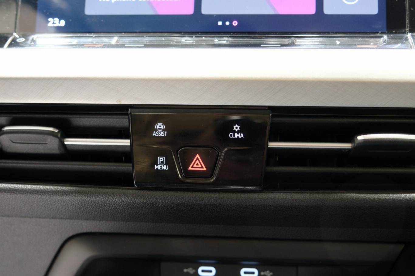 VOLKSWAGEN Golf Variant 26