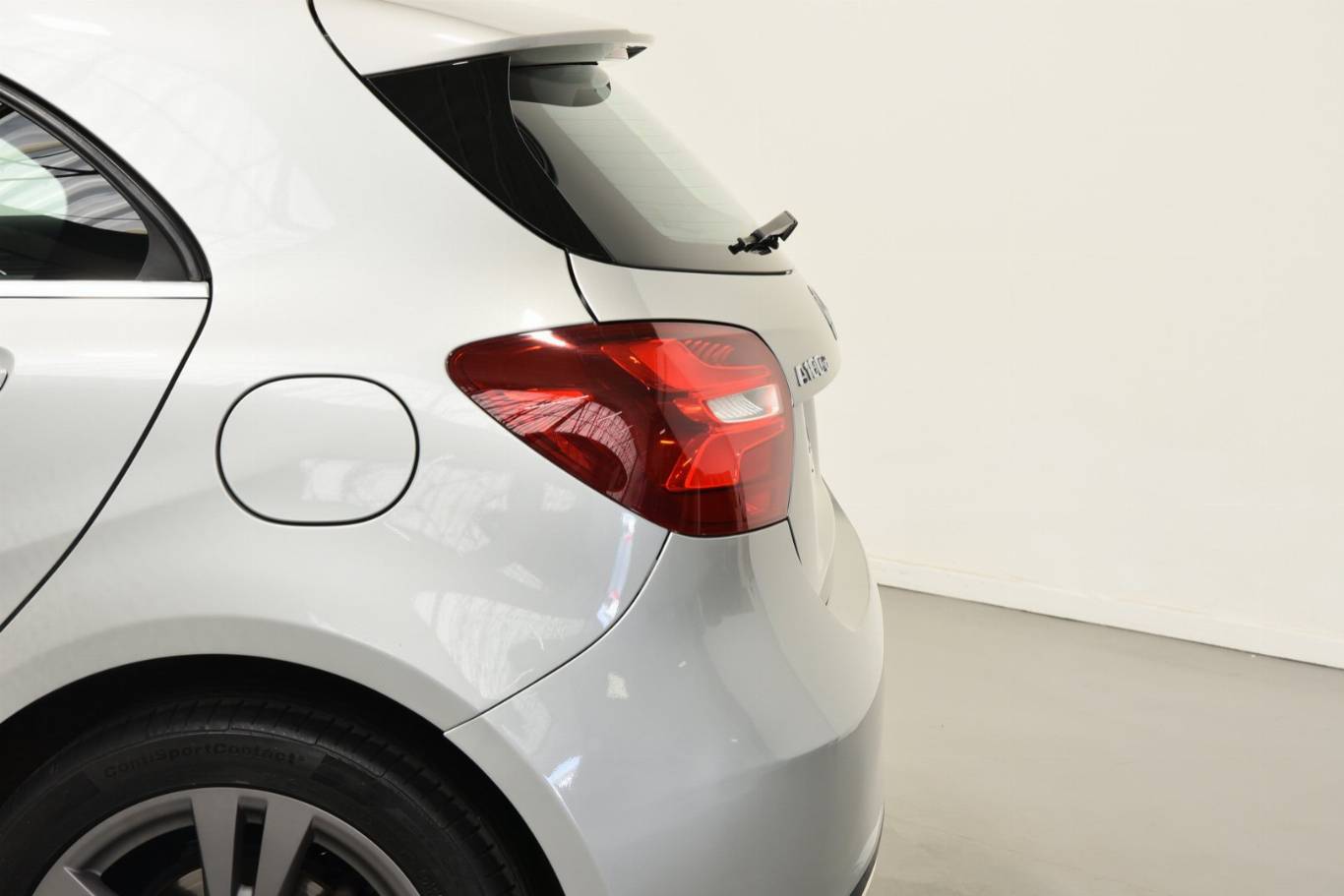 MERCEDES-BENZ A 180 40