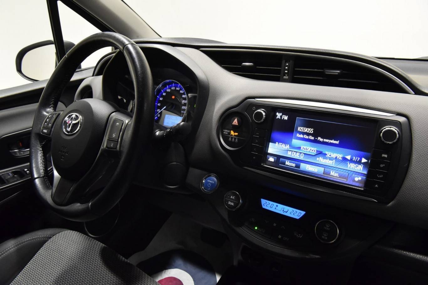 TOYOTA Yaris 32
