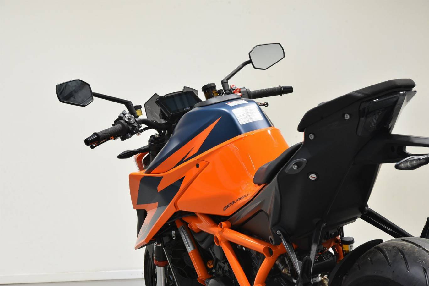 KTM 1290 Super Duke R 66