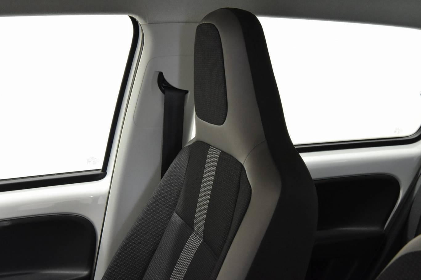 VOLKSWAGEN Up! 14