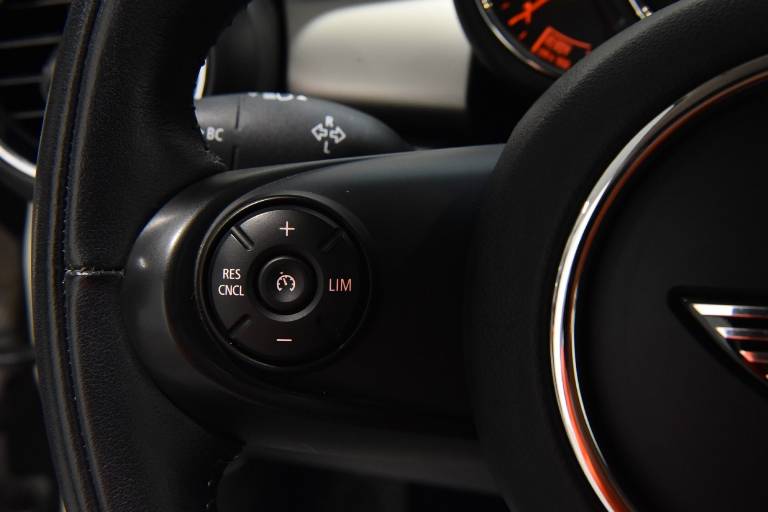 MINI Cooper D 7