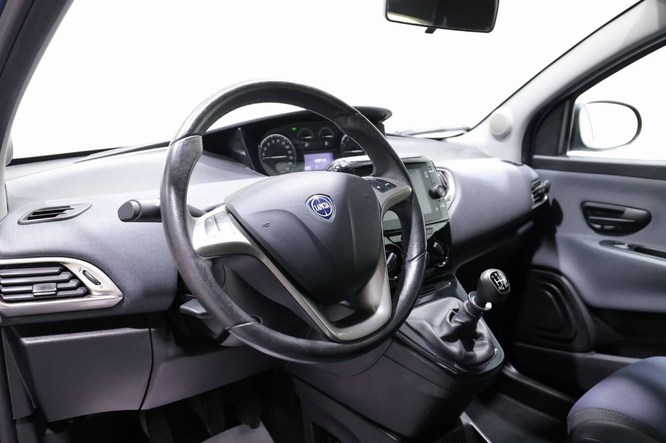 LANCIA Ypsilon 5