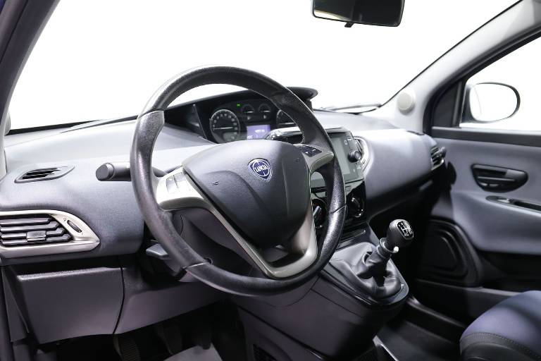 LANCIA Ypsilon 5