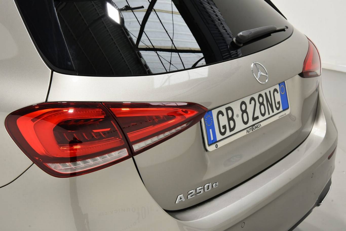 MERCEDES-BENZ A 250 51