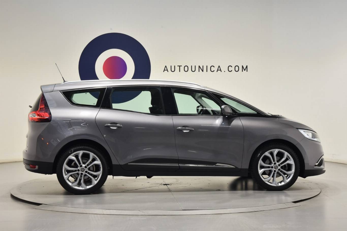 RENAULT Grand Scenic 23