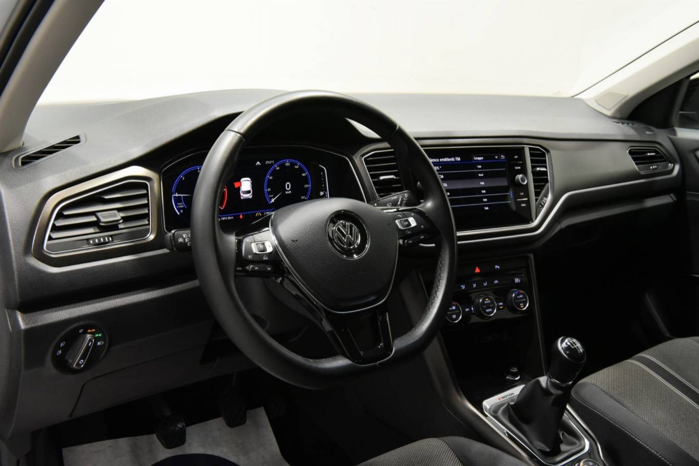 VOLKSWAGEN T-Roc 3