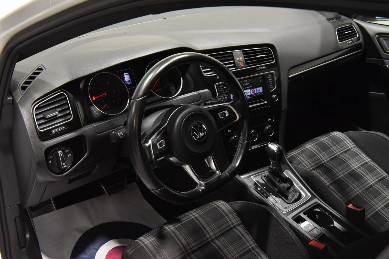 VOLKSWAGEN Golf GTD 3