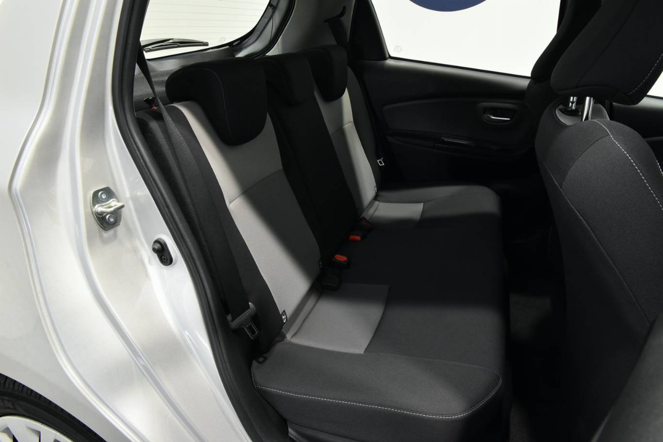 TOYOTA Yaris 44