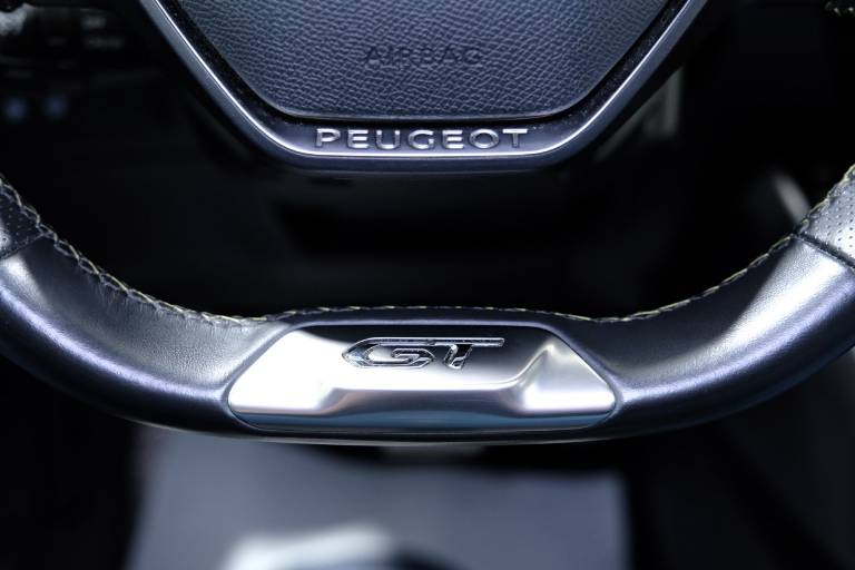 PEUGEOT 208 22