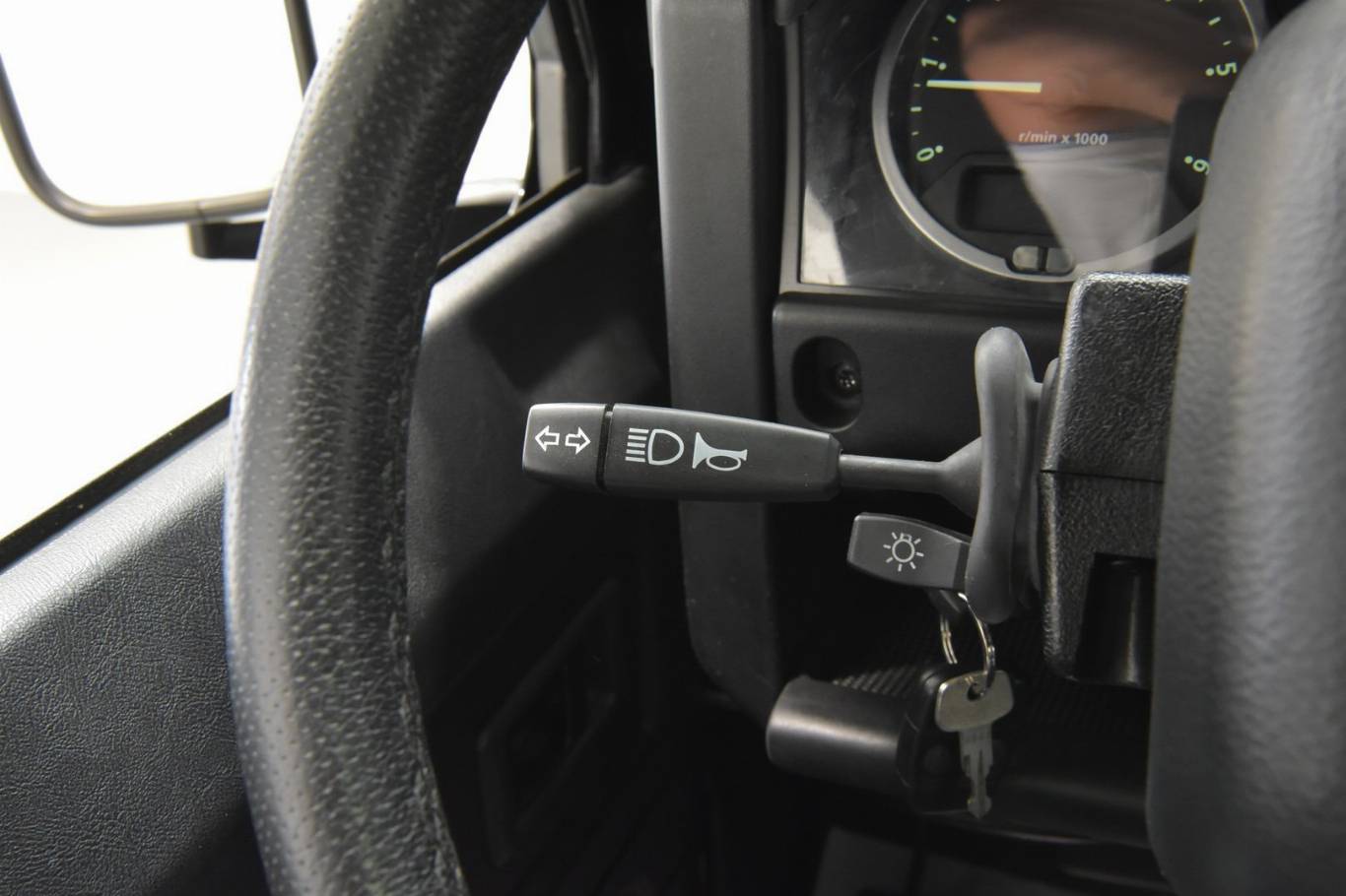 LAND ROVER Defender 25