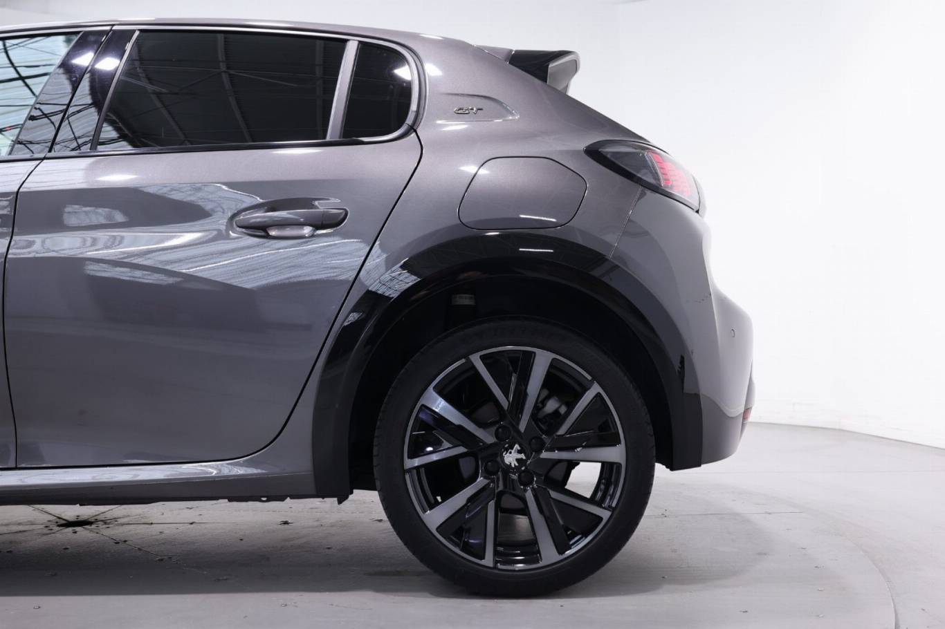 PEUGEOT 208 42