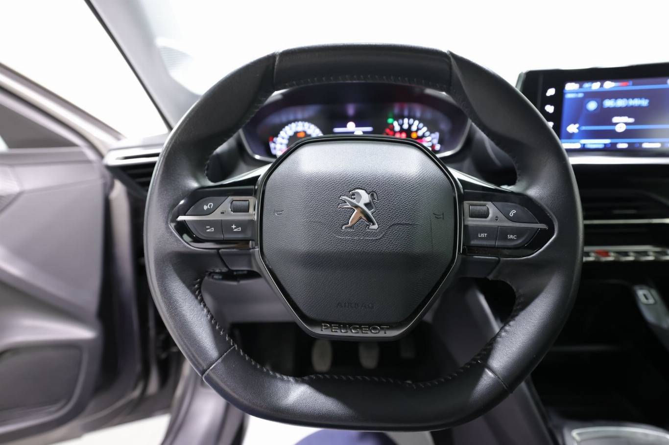 PEUGEOT 208 15