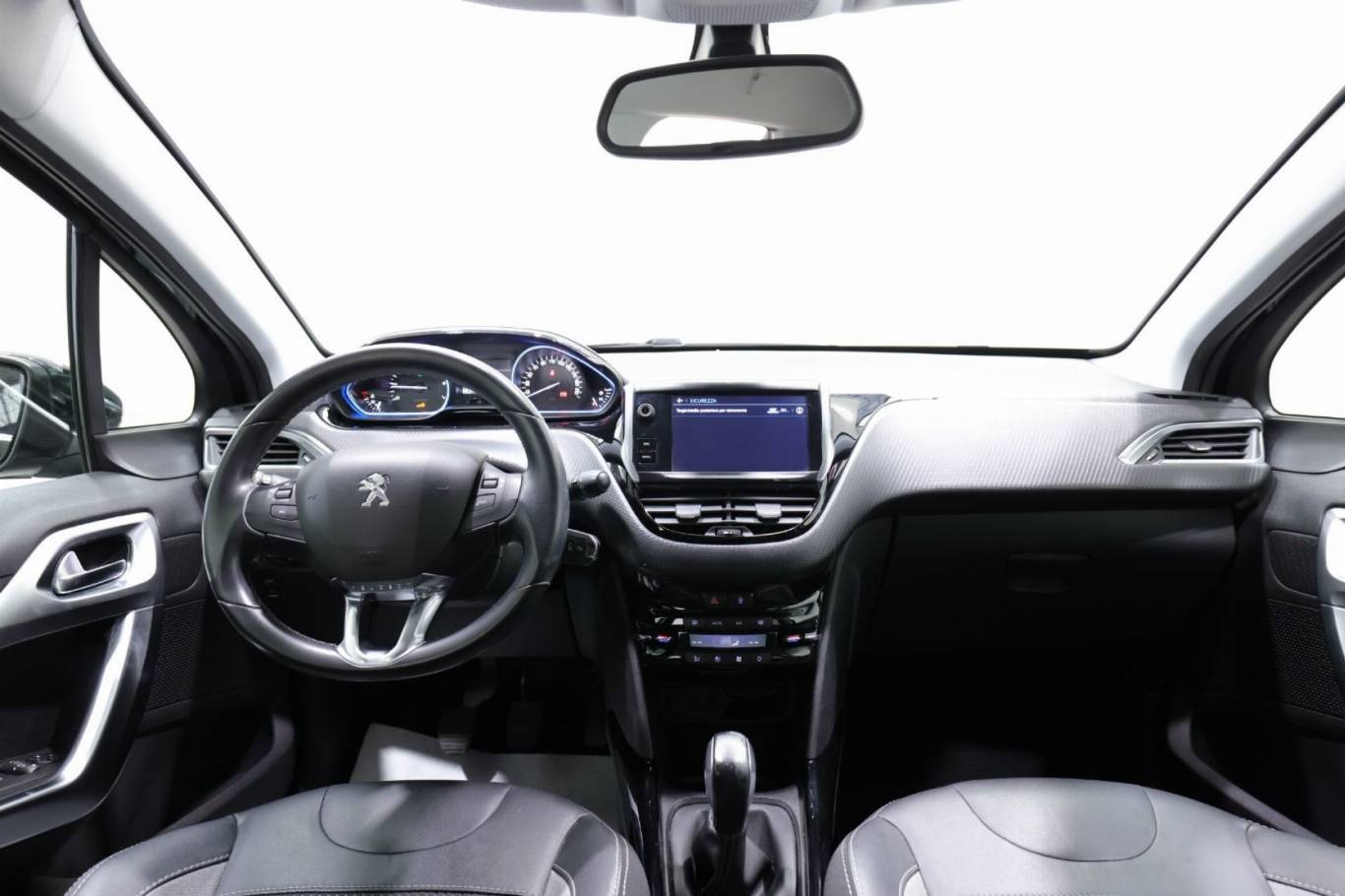 PEUGEOT 2008 10