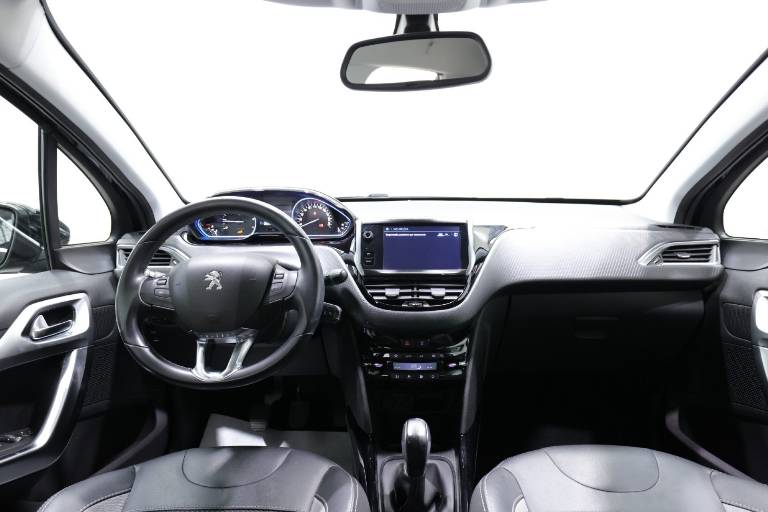PEUGEOT 2008 10