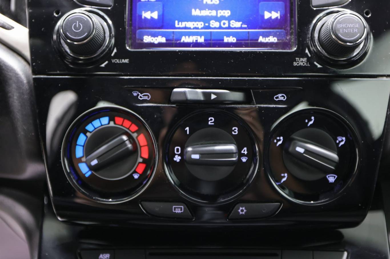 LANCIA Ypsilon 24