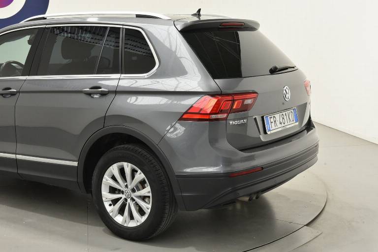 VOLKSWAGEN Tiguan 35
