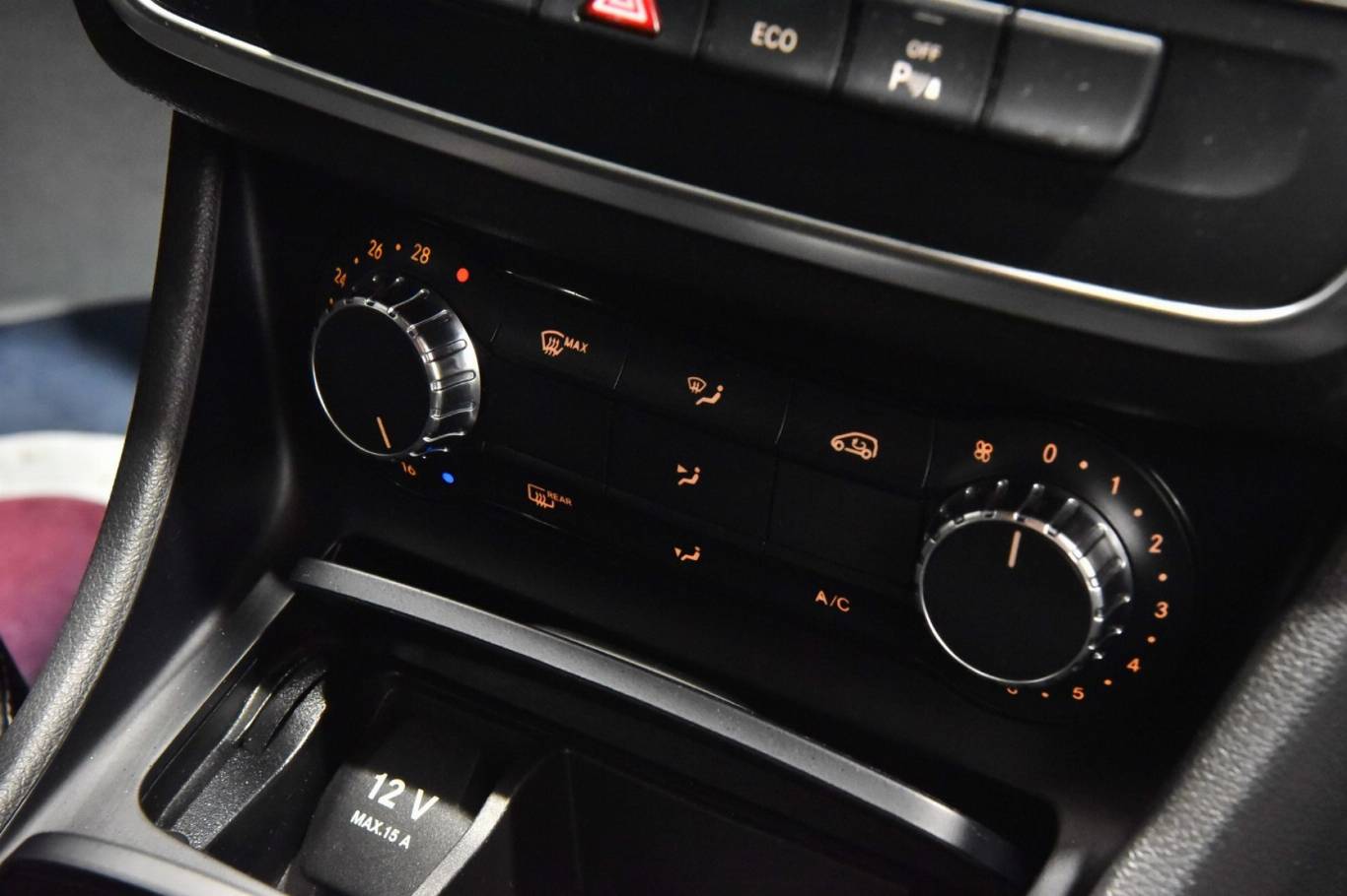 MERCEDES-BENZ CLA 200 41