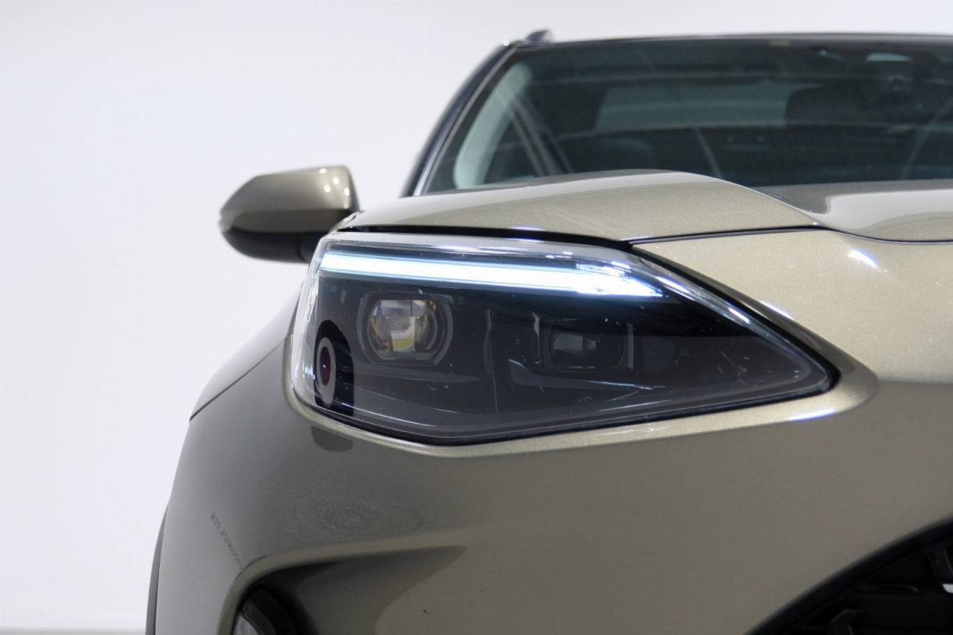 TOYOTA Yaris Cross 13