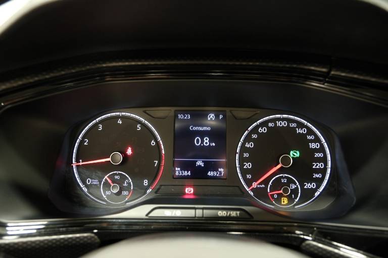 VOLKSWAGEN T-Cross 8